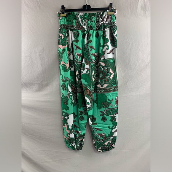 Green Geometric Carrot Pants - Picture 8 of 8